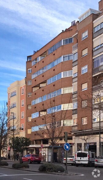 Edificios residenciales en Madrid, Madrid en venta - Foto del edificio - Imagen 2 de 2