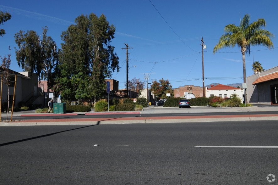 11 E Redlands Blvd, Redlands, CA en venta - Foto principal - Imagen 1 de 2