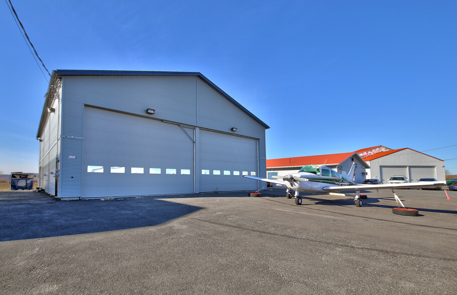 2510 St De L'aéroport, Saint-mathieu-de-beloeil, QC en alquiler - Foto del edificio - Imagen 2 de 7