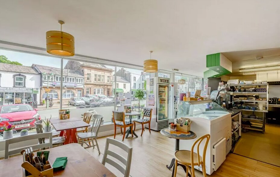 17 Front St, Brampton en venta - Foto del interior - Imagen 3 de 32