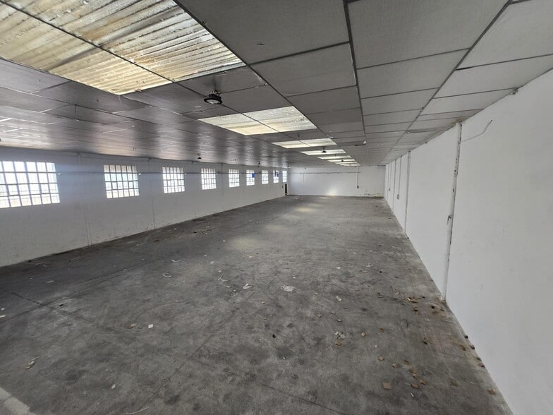 Nave en Fuenlabrada, Madrid en venta - Foto del edificio - Imagen 2 de 13