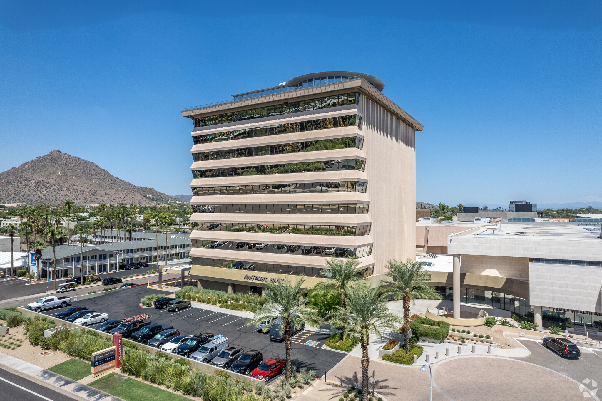 6900 E Camelback Rd, Scottsdale, AZ en alquiler Foto del edificio- Imagen 1 de 14