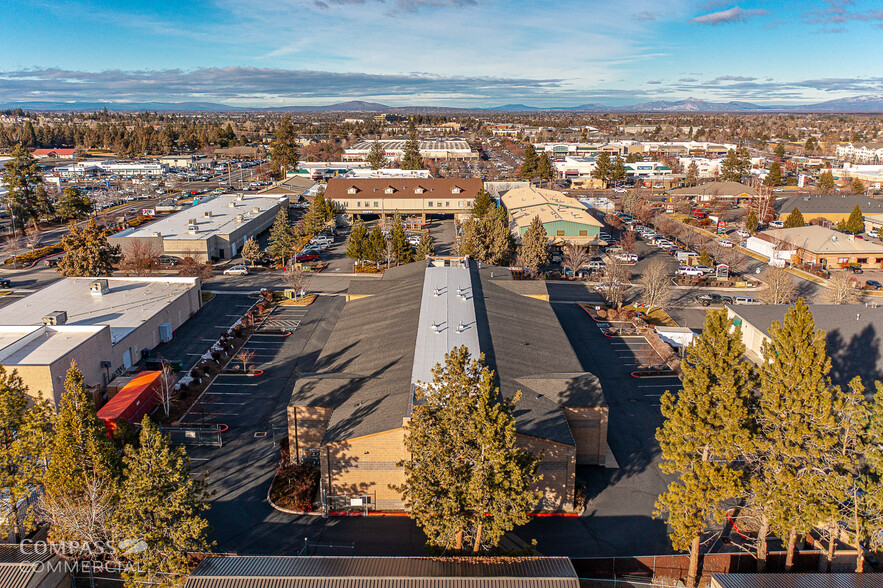 2491 NE Twin Knolls Dr, Bend, OR en alquiler - Foto del edificio - Imagen 3 de 20