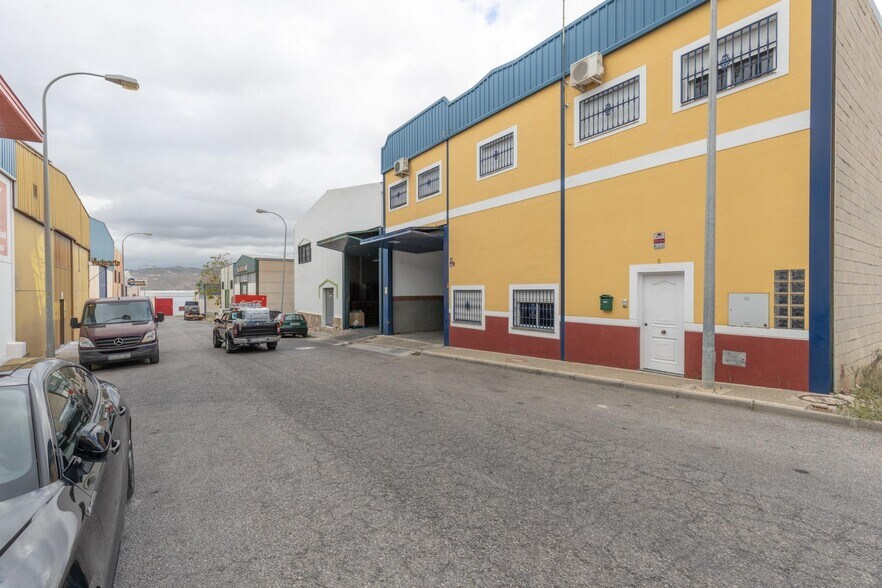 Nave en Loja en venta - Foto del edificio - Imagen 3 de 22
