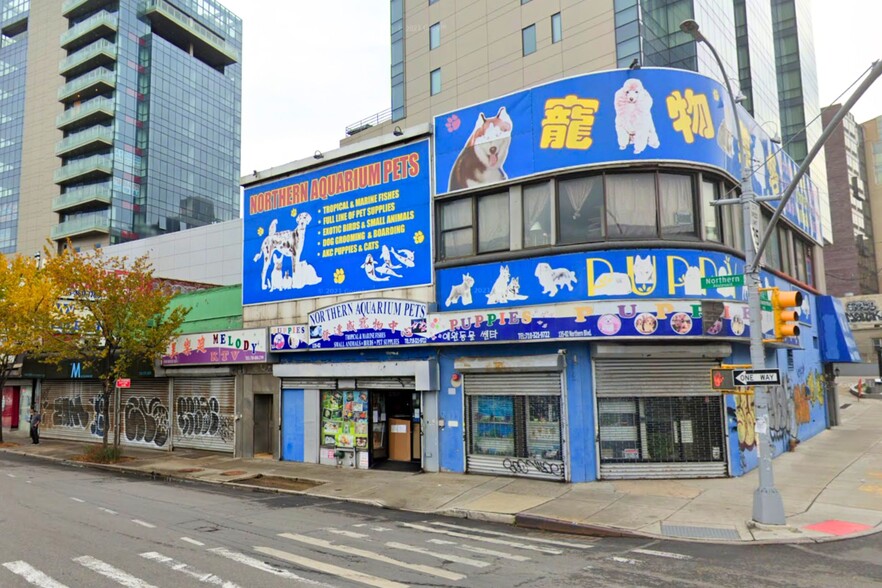 135-02-06-08 Northern Blvd, Flushing, NY en venta - Foto del edificio - Imagen 1 de 5