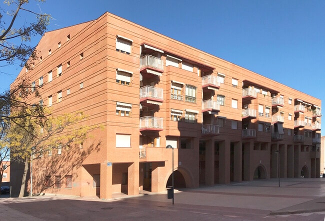 Más detalles de Calle Jorge Luis Borges, 4, Guadalajara - Edificio residencial​ en venta