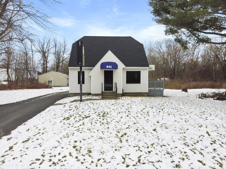 4 Sicker Rd, Latham, NY en venta - Foto del edificio - Imagen 2 de 39