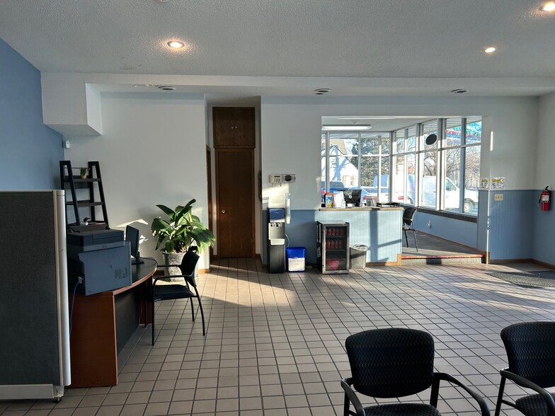 745 Robert St S, Saint Paul, MN en venta - Foto del edificio - Imagen 3 de 11