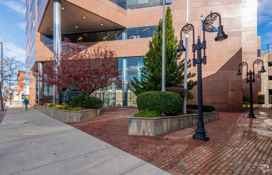 1155 Elm St, Manchester, NH en alquiler - Foto del edificio - Imagen 3 de 12