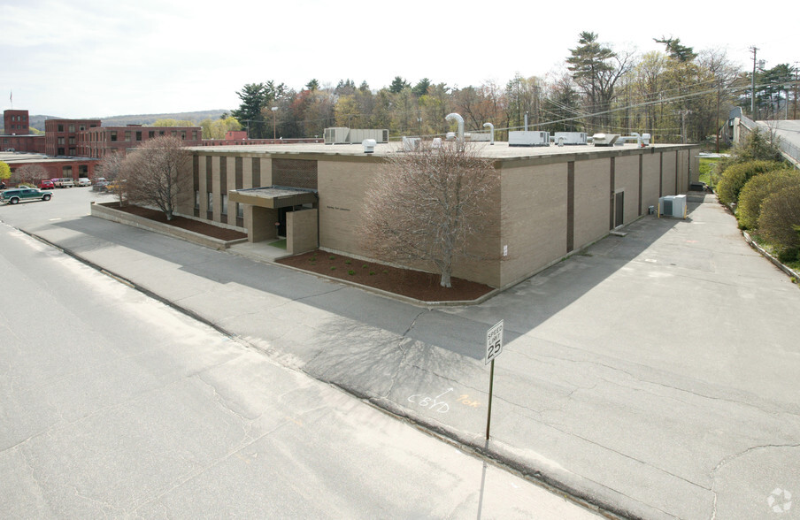 151 Field St, Torrington, CT en venta - Foto del edificio - Imagen 2 de 4