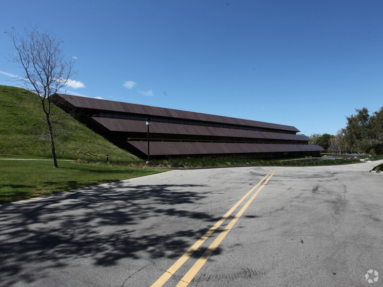 1 Baxter Way, Westlake Village, CA en alquiler - Foto del edificio - Imagen 3 de 8