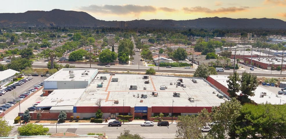 3000 W Empire Ave, Burbank, CA en venta - Foto del edificio - Imagen 2 de 7