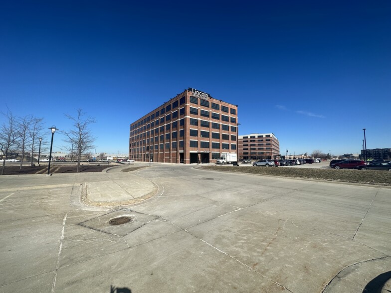 360 Westfield Ave, Waterloo, IA en alquiler - Foto del edificio - Imagen 2 de 3