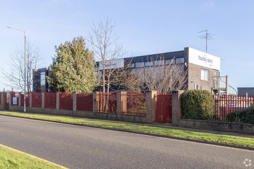 Denington Rd, Wellingborough en venta - Foto del edificio - Imagen 2 de 2