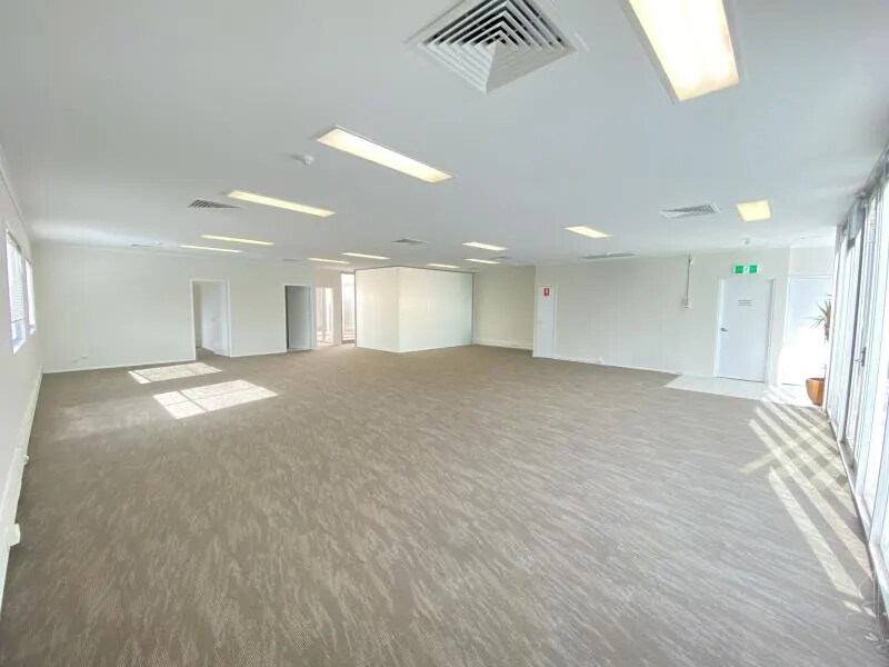 204 Turner St, Port Melbourne, VIC 3207 - Unidad Unit 2 - - Foto del interior - Image 2 of 7