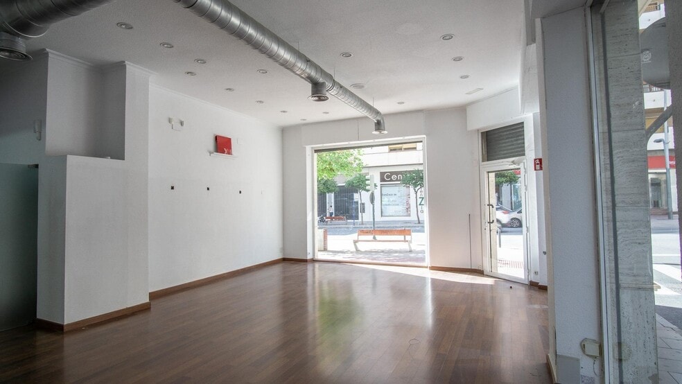 Local en Elda, Alicante en alquiler - Foto del interior - Imagen 2 de 11