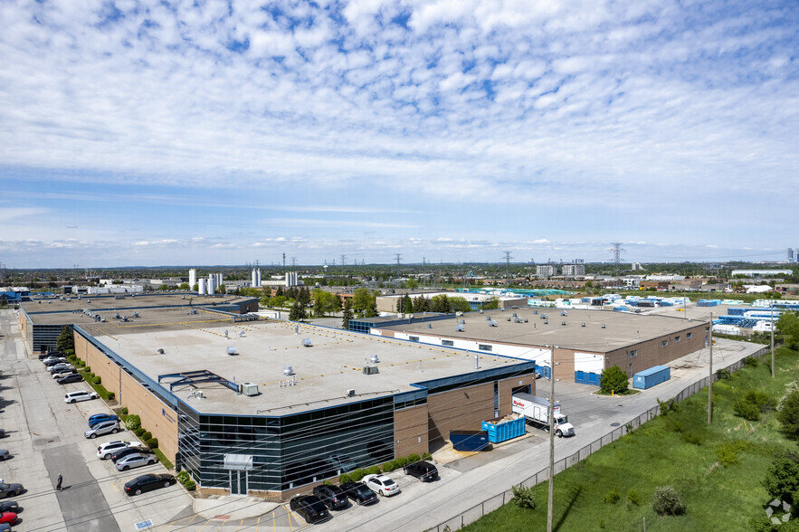 1 Royal Gate Blvd, Vaughan, ON en alquiler - Foto del edificio - Imagen 3 de 4