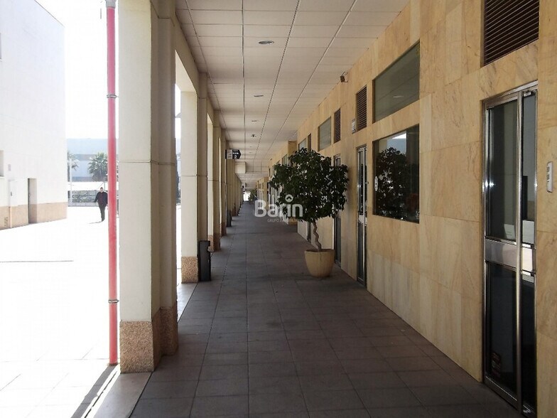 Nave en Córdoba en venta - Foto del edificio - Imagen 3 de 21