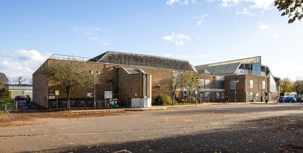 13 Gordon Rd, Winchester en venta - Foto del edificio - Imagen 2 de 11