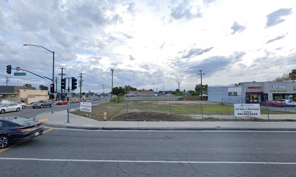 303 W Foothill Blvd, Rialto, CA en venta - Foto del edificio - Imagen 3 de 3