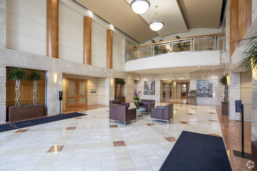 2311 Highland Ave, Birmingham, AL en alquiler - Lobby - Imagen 3 de 7