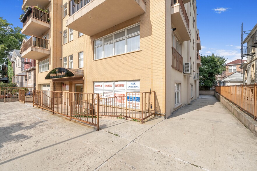 3037-3041 Brighton 2nd St, Brooklyn, NY en venta - Foto del edificio - Imagen 1 de 18