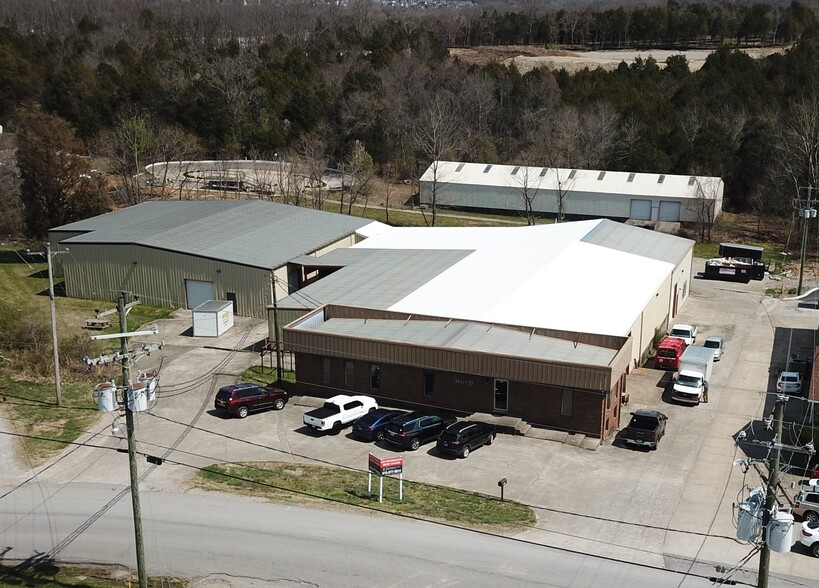 335 Industrial Dr, Mount Juliet, TN en alquiler - Foto del edificio - Imagen 1 de 6