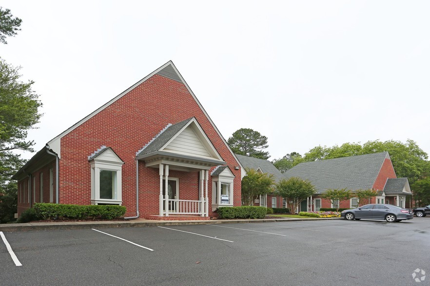 4046 Wetherburn Way, Peachtree Corners, GA en alquiler - Foto del edificio - Imagen 1 de 4