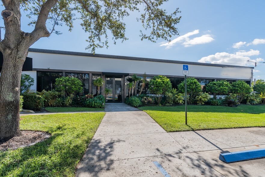 1936 S Andrews Ave, Fort Lauderdale, FL en alquiler - Foto del edificio - Imagen 1 de 8