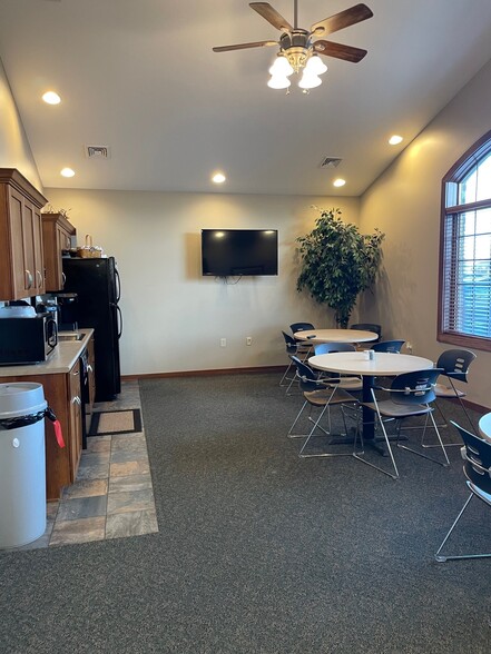 9071-9079 Stellhorn Crossing Pky, Fort Wayne, IN en alquiler - Foto del interior - Imagen 2 de 7