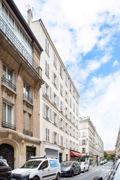 Edificio residencial en Paris en venta - Foto del edificio - Imagen 2 de 2