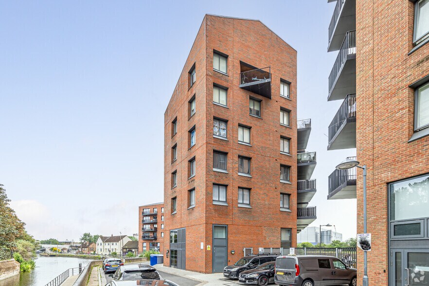 18 Gillender St, London en venta - Foto del edificio - Imagen 2 de 6