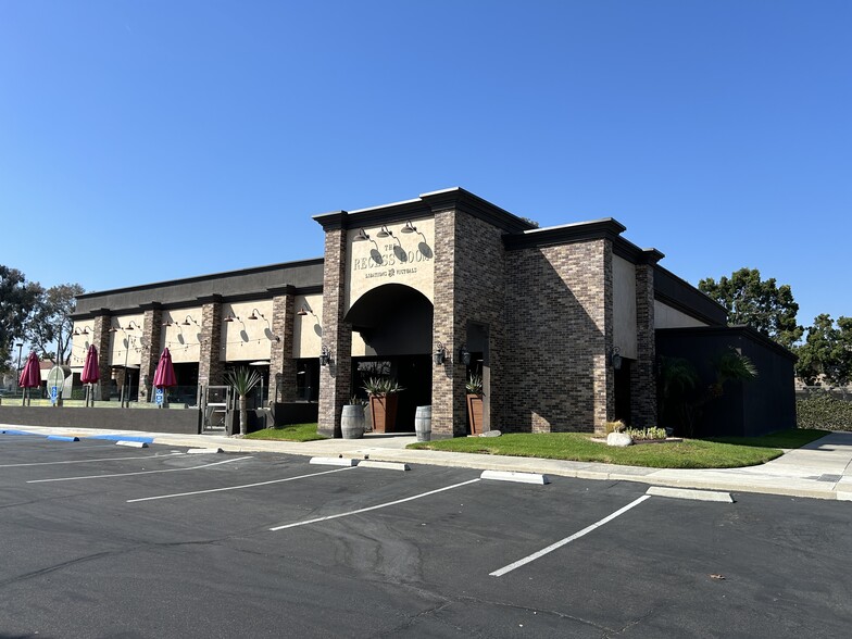 18380-18450 Brookhurst St, Fountain Valley, CA en alquiler - Foto del edificio - Imagen 1 de 11