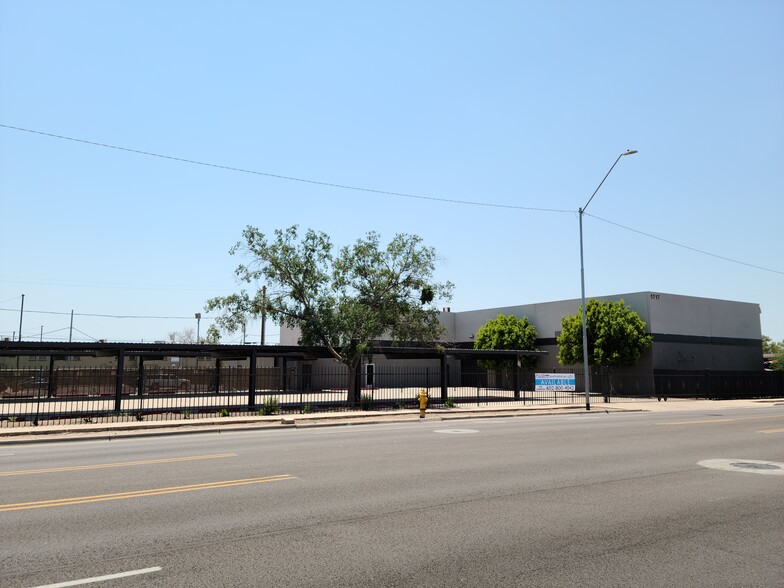 1717 E Van Buren St, Phoenix, AZ en alquiler - Foto del edificio - Imagen 1 de 30