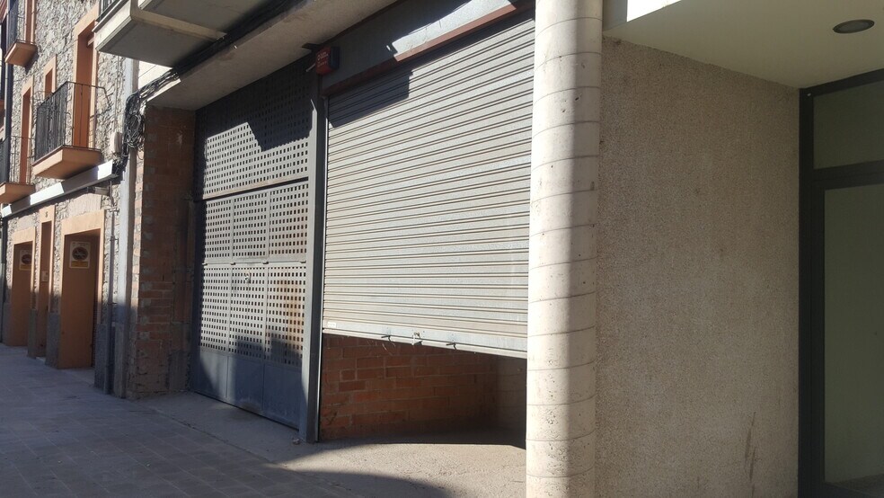 Edificio residencial en Sallent, Barcelona en venta - Foto del edificio - Imagen 2 de 5