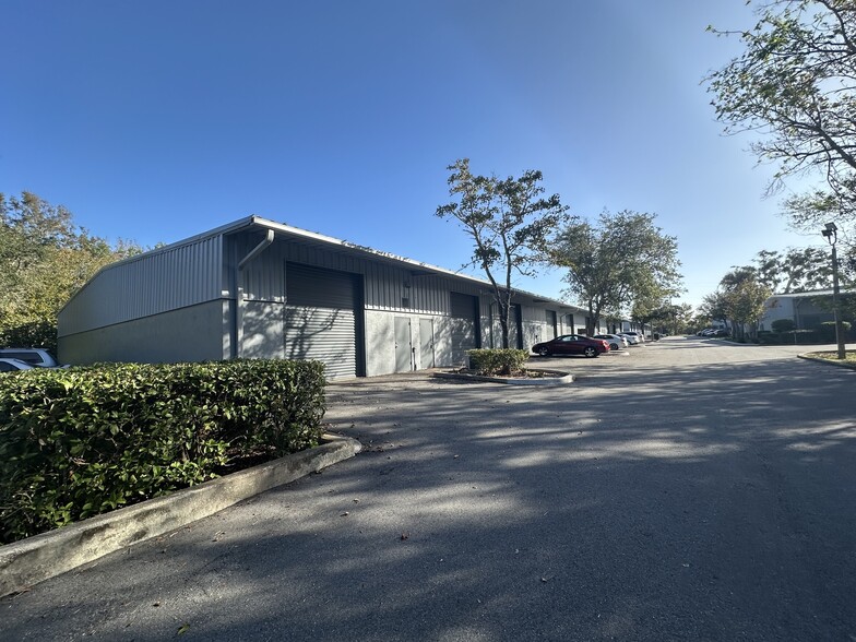 4261 Spruce Creek Rd, Port Orange, FL en alquiler - Foto del edificio - Imagen 1 de 4