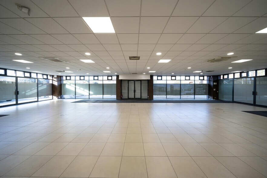 Harwoods Pulborough London Road cartera de 2 inmuebles en venta en LoopNet.es - Foto del edificio - Imagen 3 de 6