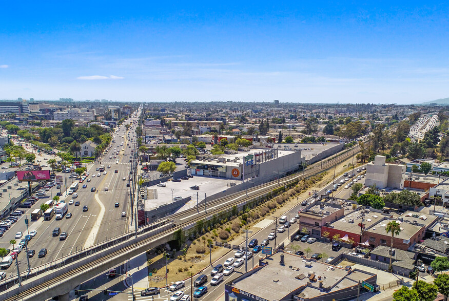 8985 Venice Blvd, Los Angeles, CA en alquiler - Foto del edificio - Imagen 1 de 8