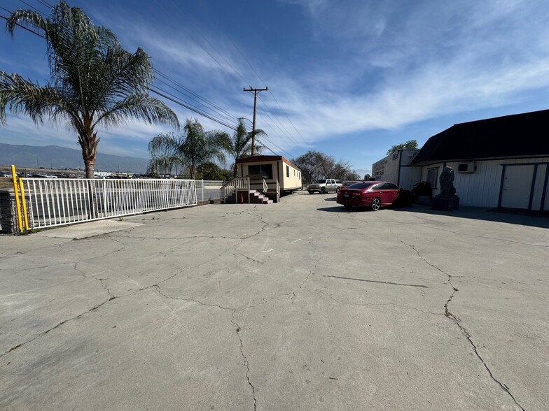 1557 W Rialto Ave, San Bernardino, CA en venta - Foto del edificio - Imagen 3 de 20