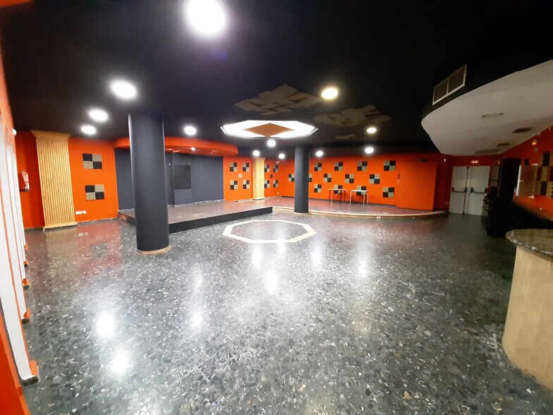 Local en Alzira en alquiler - Foto del edificio - Imagen 2 de 15