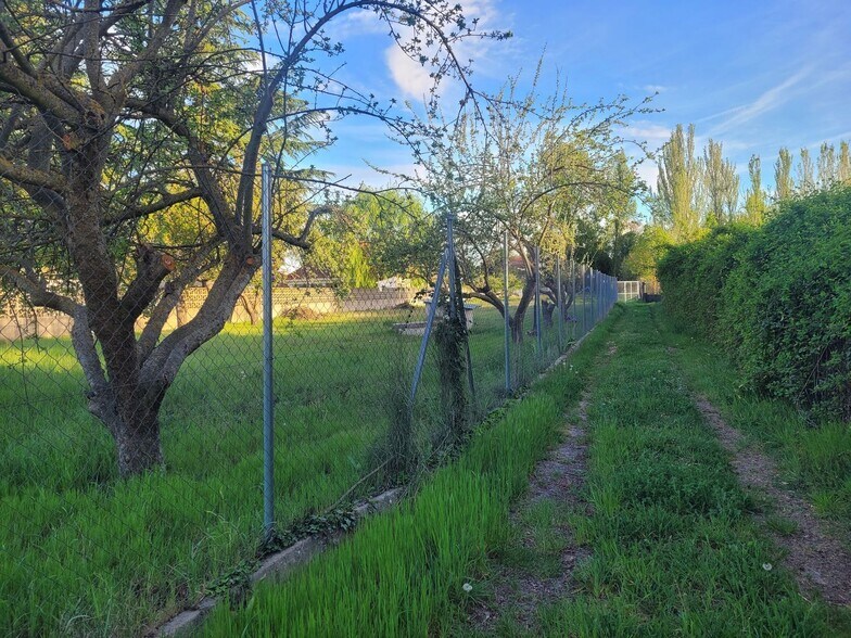 Calle Gardenia, 29A, Villabáñez, Valladolid en venta - Foto del edificio - Imagen 3 de 31