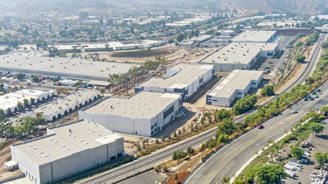 NEC Madera Rd & Easy St, Simi Valley, CA en alquiler Foto del edificio- Imagen 1 de 17