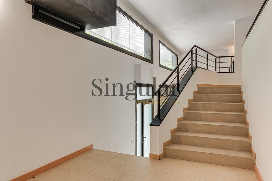 Edificio residencial en Barcelona, Barcelona en venta - Foto del edificio - Imagen 3 de 7