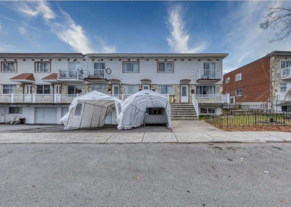 5060-5066 Rue Ragueneau, Saint-leonard, QC en venta Foto principal- Imagen 1 de 2