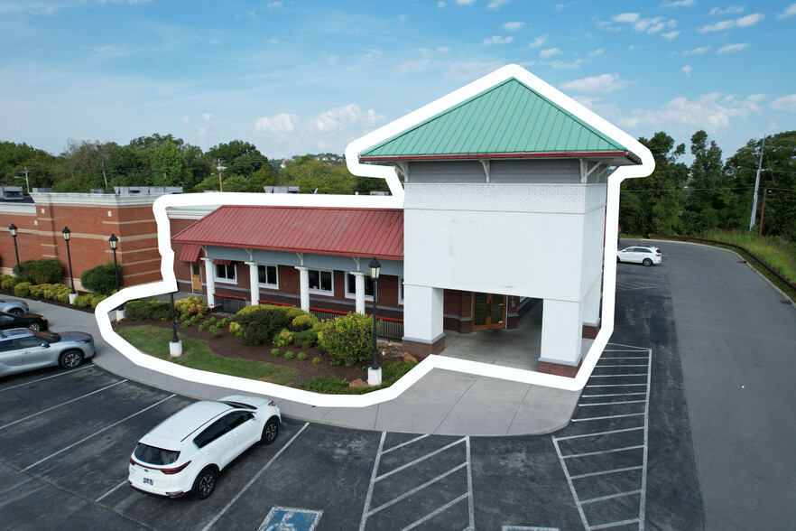 605-699 Parkway, Sevierville, TN en alquiler - Foto del edificio - Imagen 1 de 16