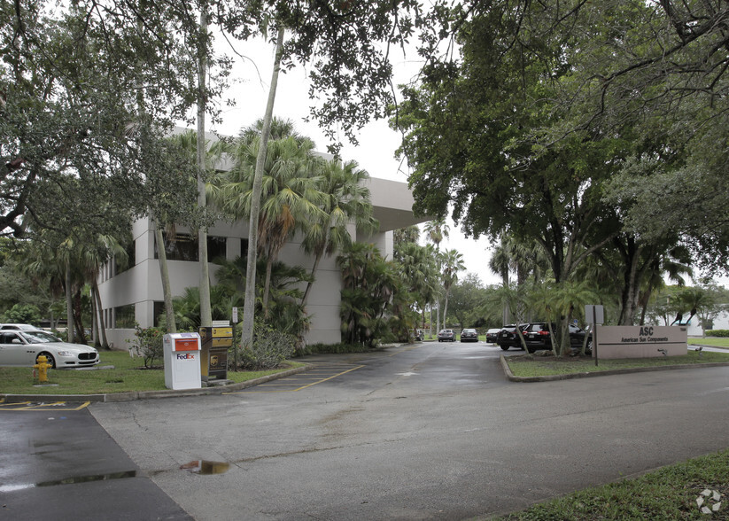 7880 N University Dr, Tamarac, FL en alquiler - Foto del edificio - Imagen 3 de 67