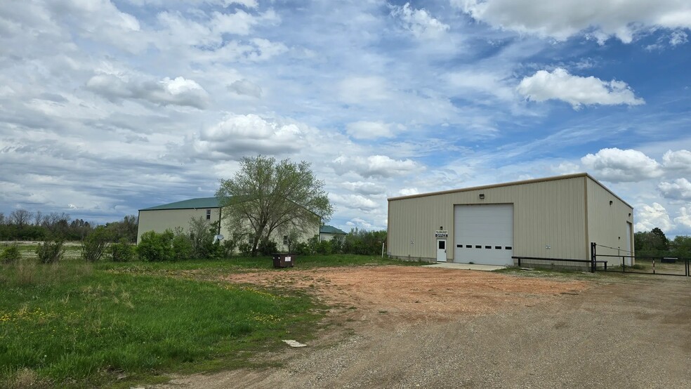 5678 134th Ave NW, Williston, ND en venta - Foto del edificio - Imagen 2 de 34