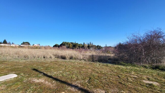 Más detalles de Carretera Madrid-Ávila, 23B, Herradón de Pinares - Terreno en venta