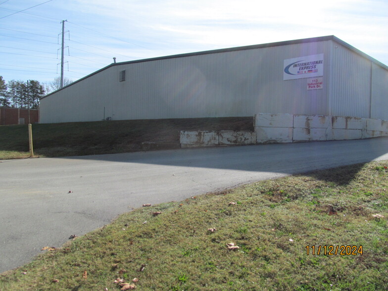 113 Industrial Park Dr, Lincolnton, NC en alquiler - Foto del edificio - Imagen 2 de 11