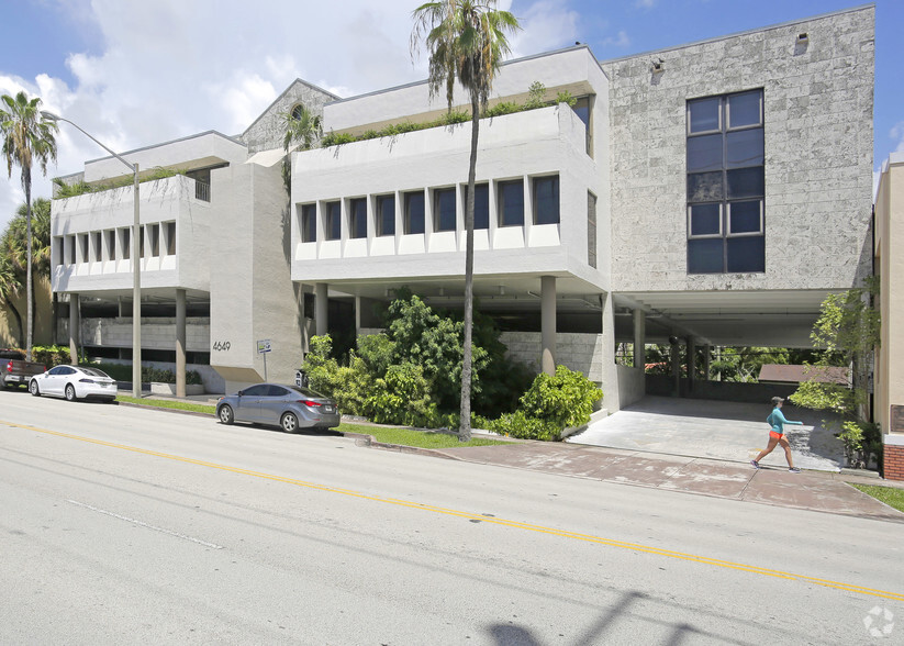 4649 Ponce de Leon Blvd, Coral Gables, FL en alquiler - Foto del edificio - Imagen 1 de 4